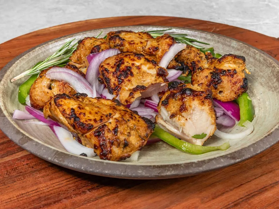 Chicken tikka with onions and peppers